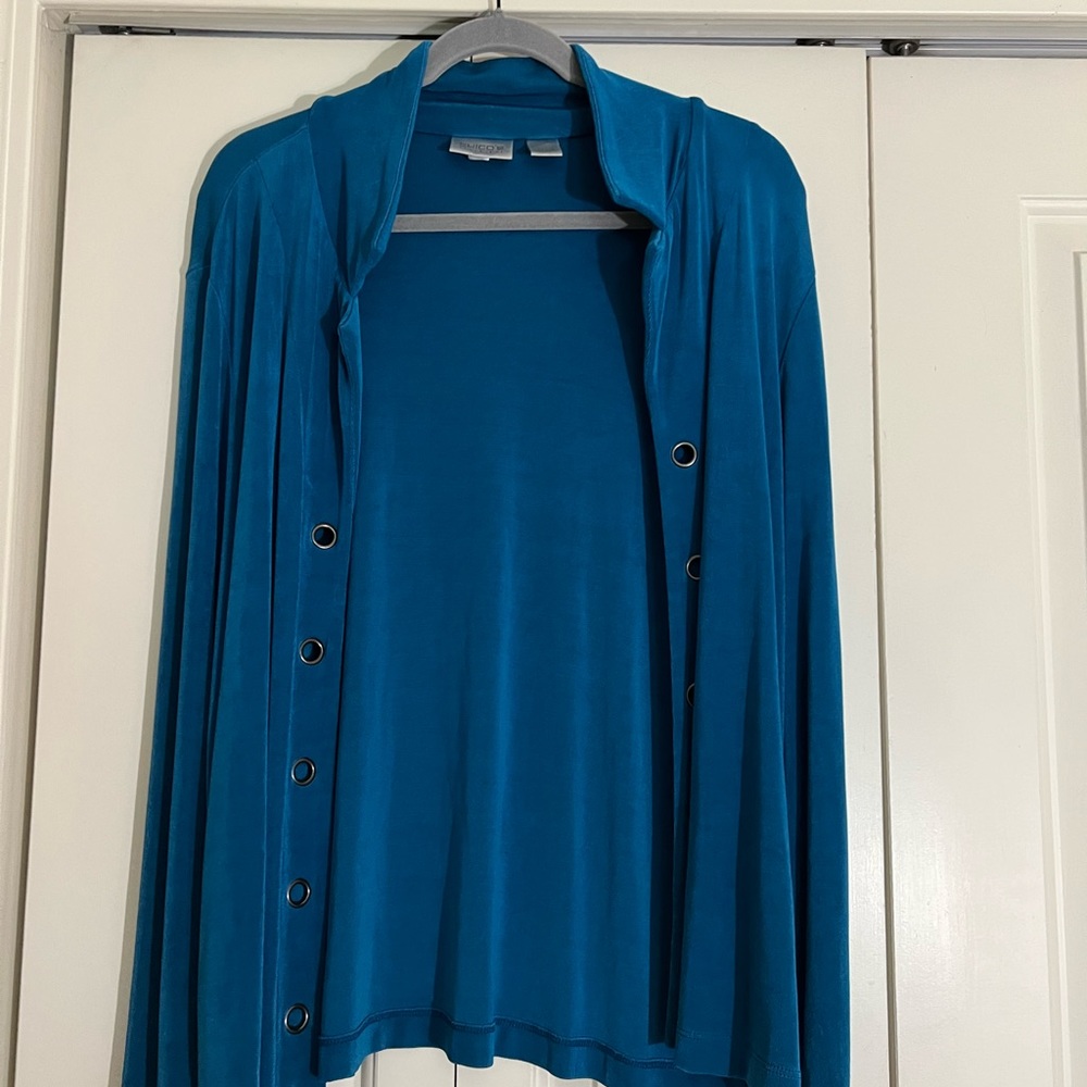 Chico’s Travelers blue open front slinky cardigan Size 2 (L) grommet trim